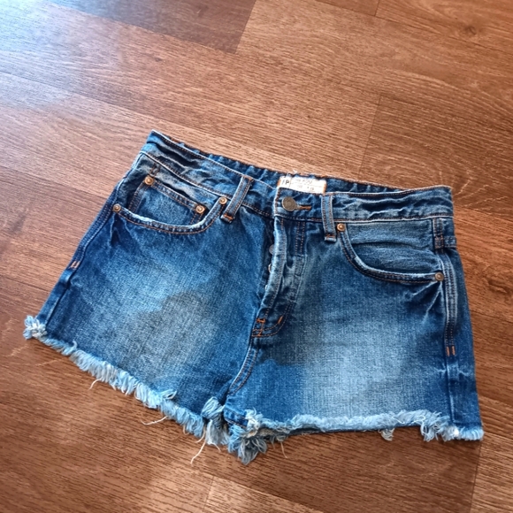 Free People Distressed Blue Jean Shorts - Picture 1 of 3